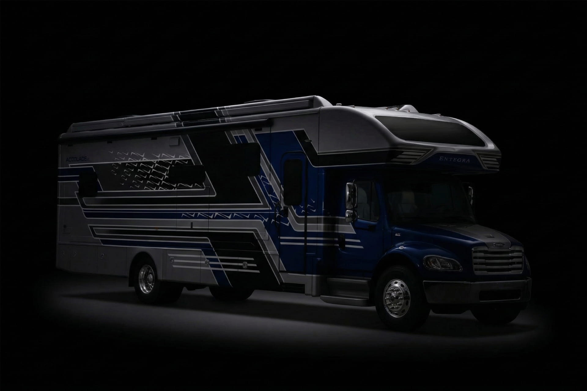 Accolade XL Exterior Hero