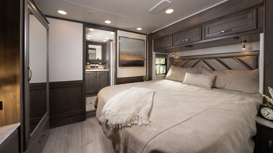 2025 Reatta - MY25 Reatta bed up down WEB