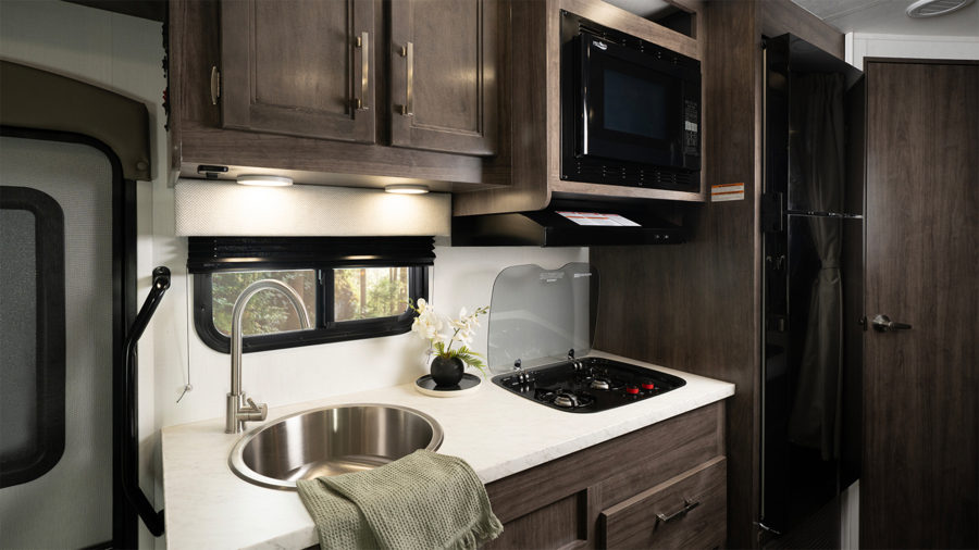 2026 Odyssey SE - MY26 Redhawk SE 22CF kitchen WEB