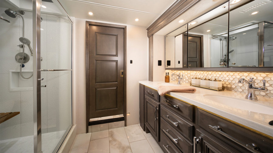2026 Anthem - MY26 Anthem Blackout bath with closet door closed WEB