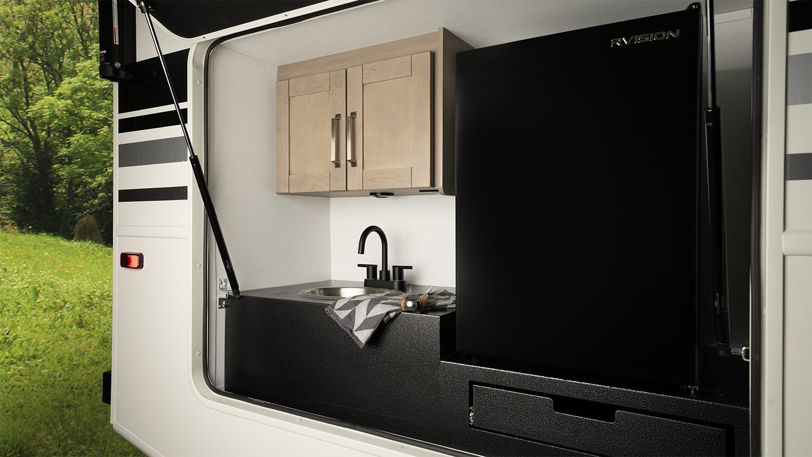 MY27_Vision_ext Kitchen_WEB.jpg