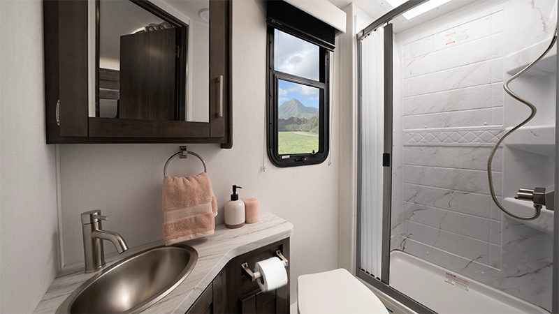 2026 Qwest SE - MY26 Qwest SE 24L bath WEB