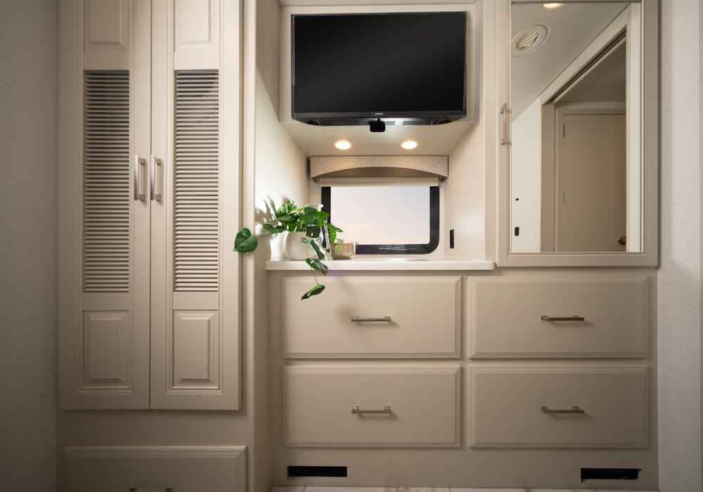 Accolade XL Gallery Wardrobe