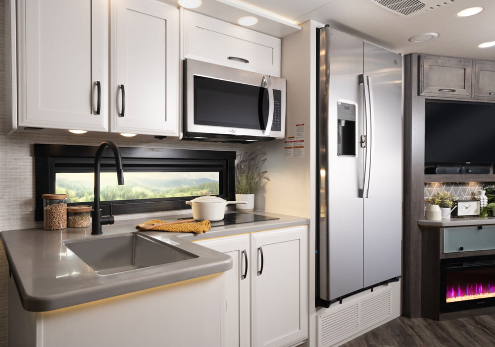 Entegra Coach Accolade kitchen with cabinetry