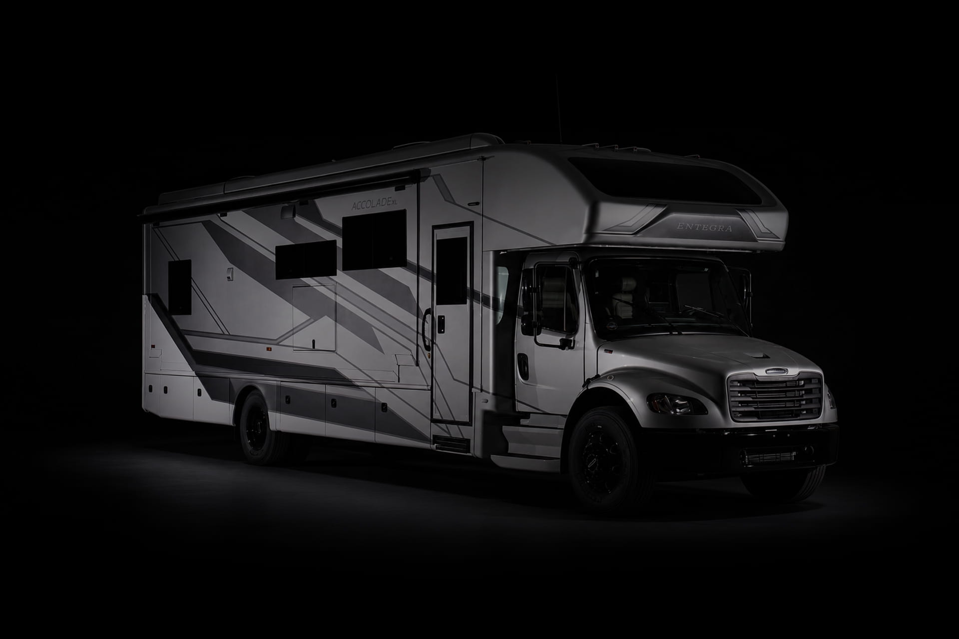 entegra-accolade-xl-exterior.jpg