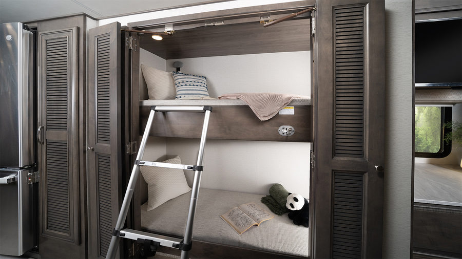 2025 Reatta - MY25 Reatta bunk WEB