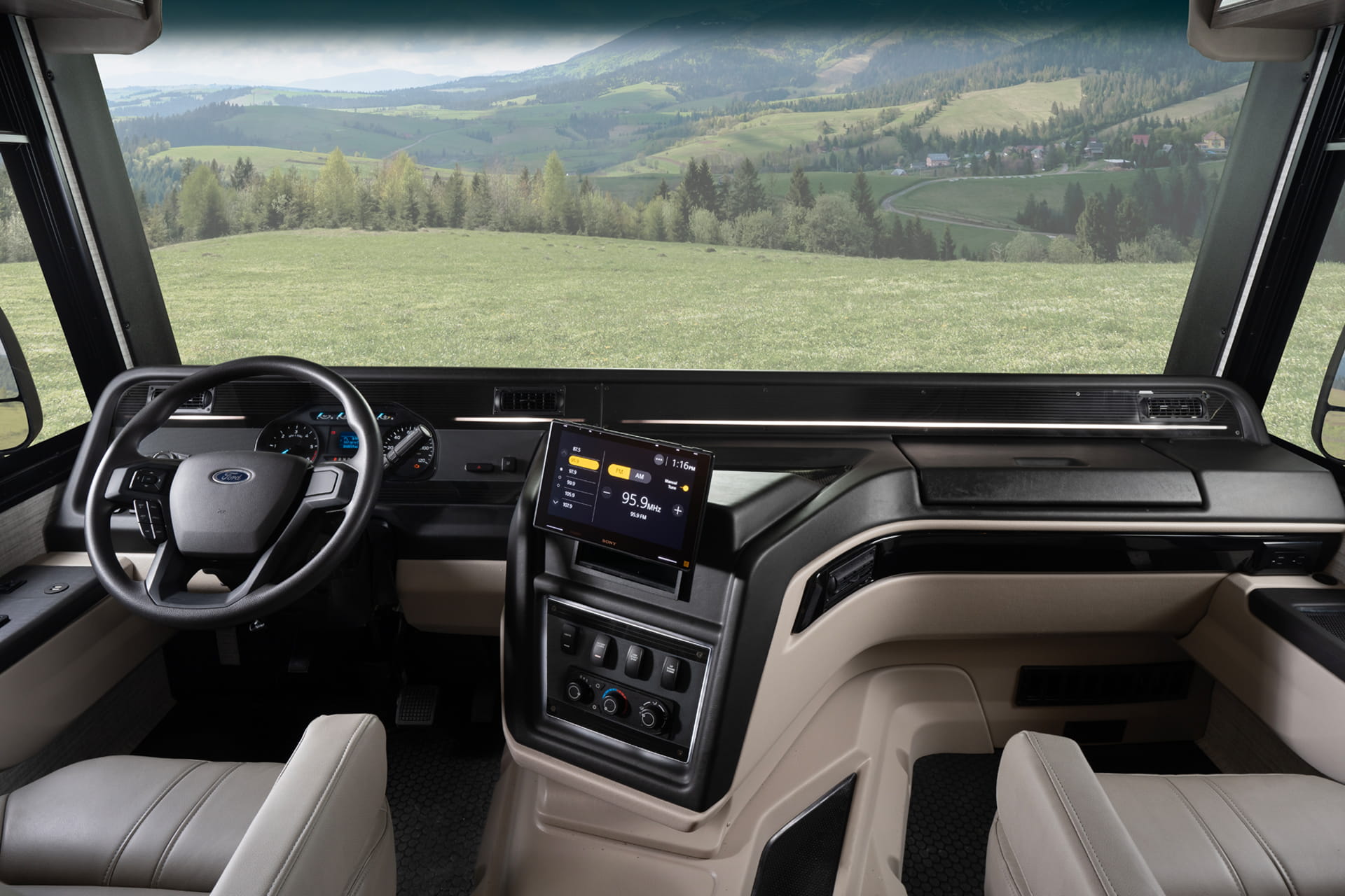 entegra-advantage-windshield.jpg (2)