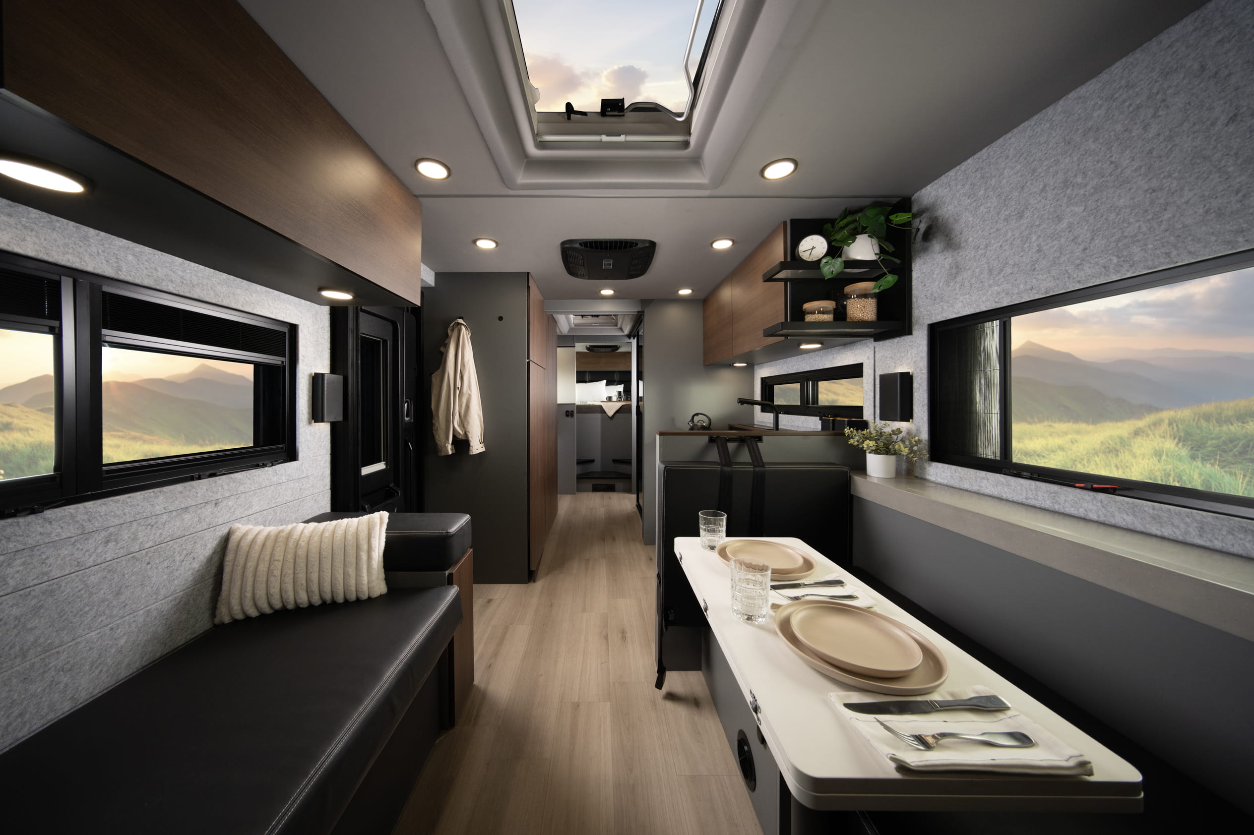 entegra-embark-interior.jpg (1)