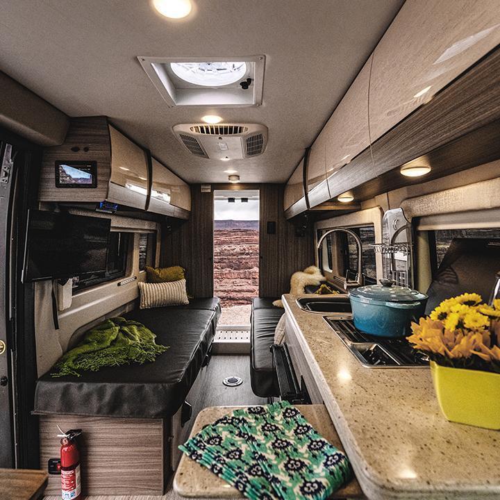 9 gift ideas for those who love life on the road - Thumbnail
