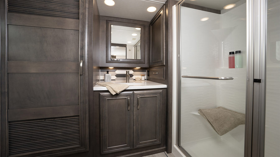 2025 Reatta - MY25 Reatta Bath 1 WEB