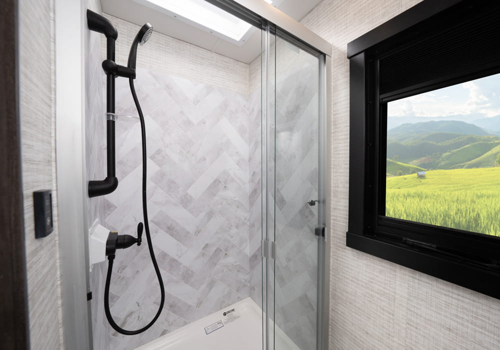 Accolade - Gallery Shower