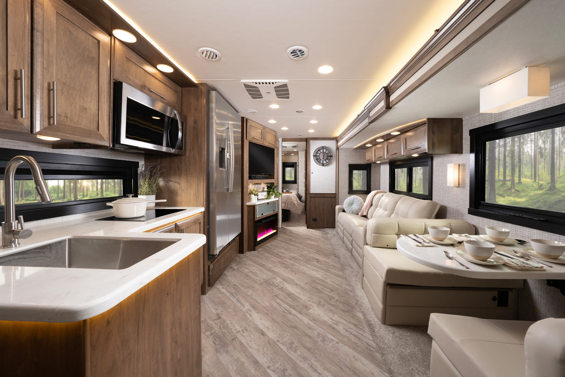 Accolade - Interior Full