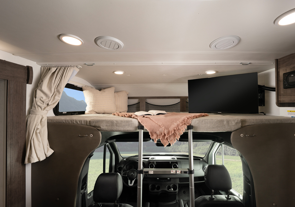 Entegra Coach Qwest SE bunk beds
