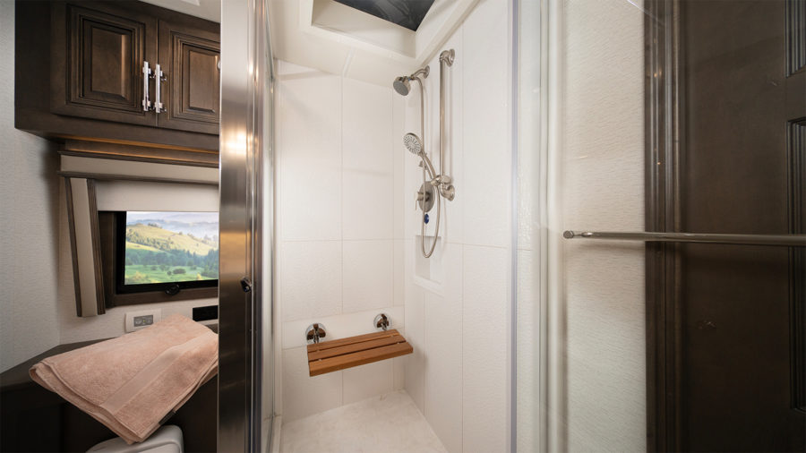 2026 Anthem - MY26 Anthem Blackout shower WEB