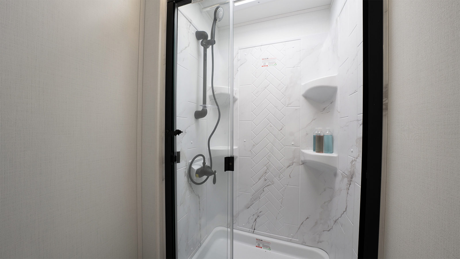 MY27_Odyssey_shower_WEB.jpg