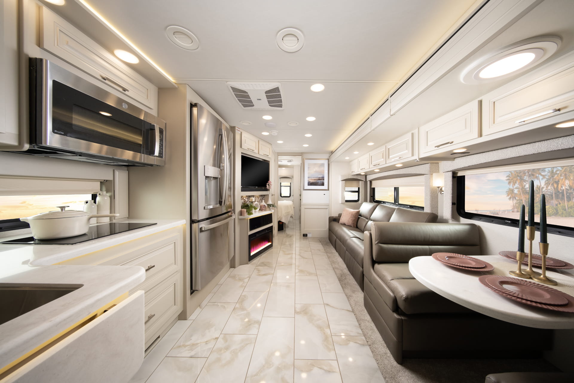 Accolade XL Interior Hero