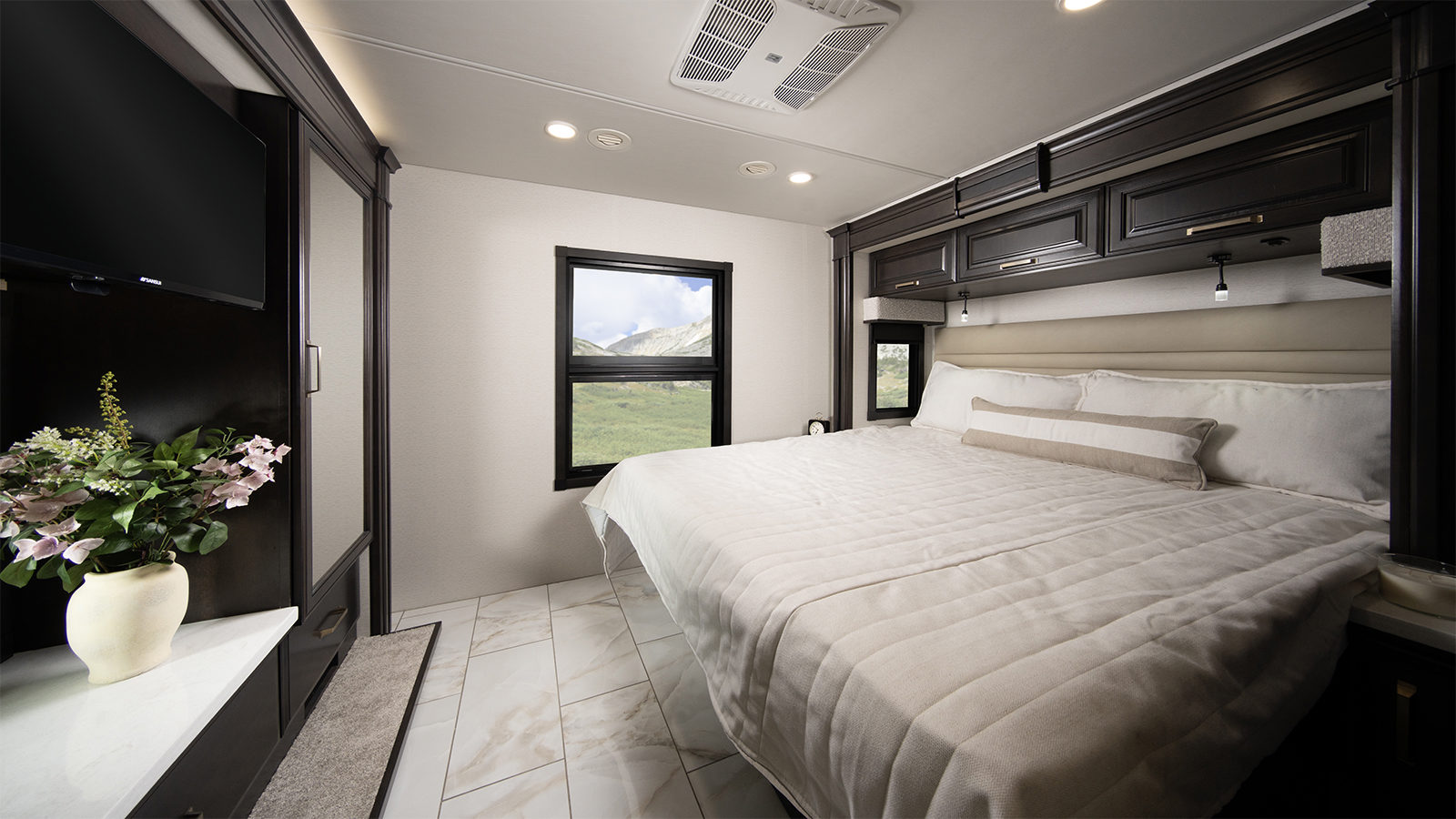 MY27 Accolade XL Bed WEB