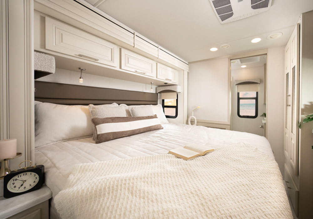 Accolade XL Gallery Bed