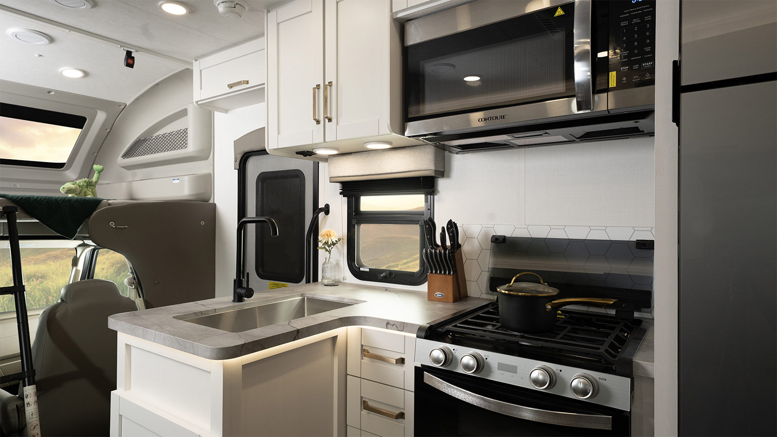 MY27 Odyssey 30Z Kitchen WEB